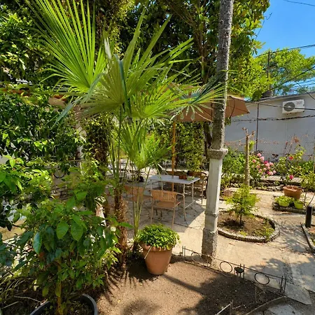 Halili - The Garden Retreat Villa